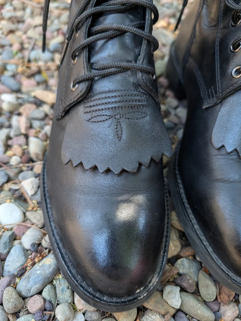Ariat Black Leather Men’s Lace-Up Combat Boots 9D Heritage Lacer Kilted Western